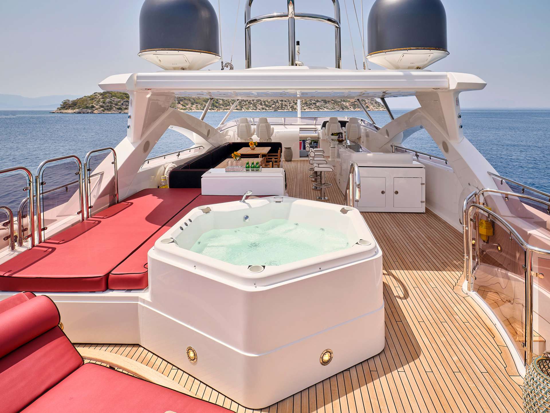 Luxury Crewed Motor Yacht WHITE PEARL I photo 5