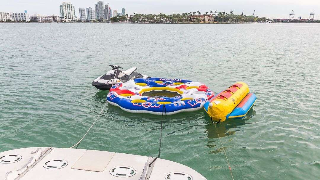 Crewed Motor Yacht WHY NOT photo 6