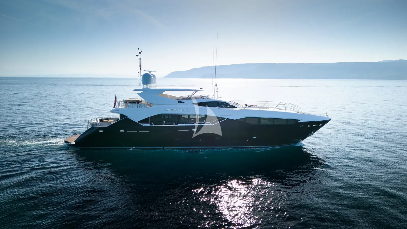 Luxury Crewed Motor Yacht WICKED PLAY photo 4