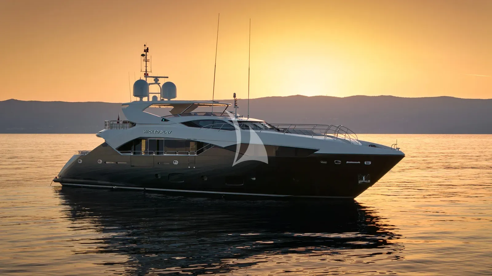 Luxury Crewed Motor Yacht WICKED PLAY photo 6