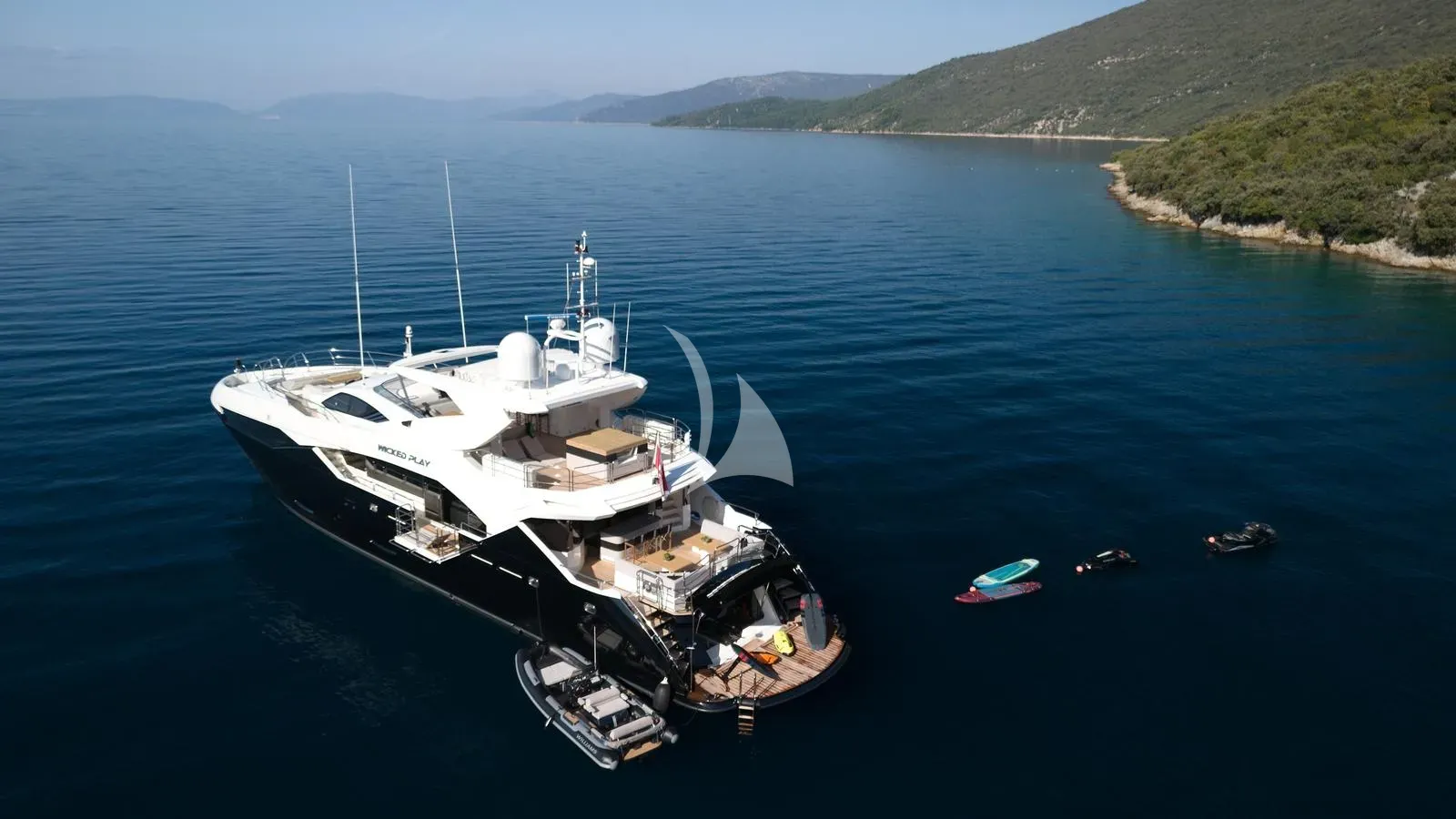 Luxury Crewed Motor Yacht WICKED PLAY photo 7