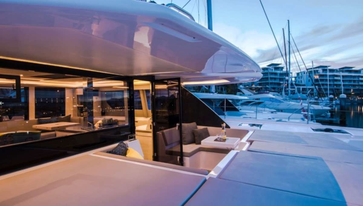 Crewed Catamaran WIND DANCER photo 6