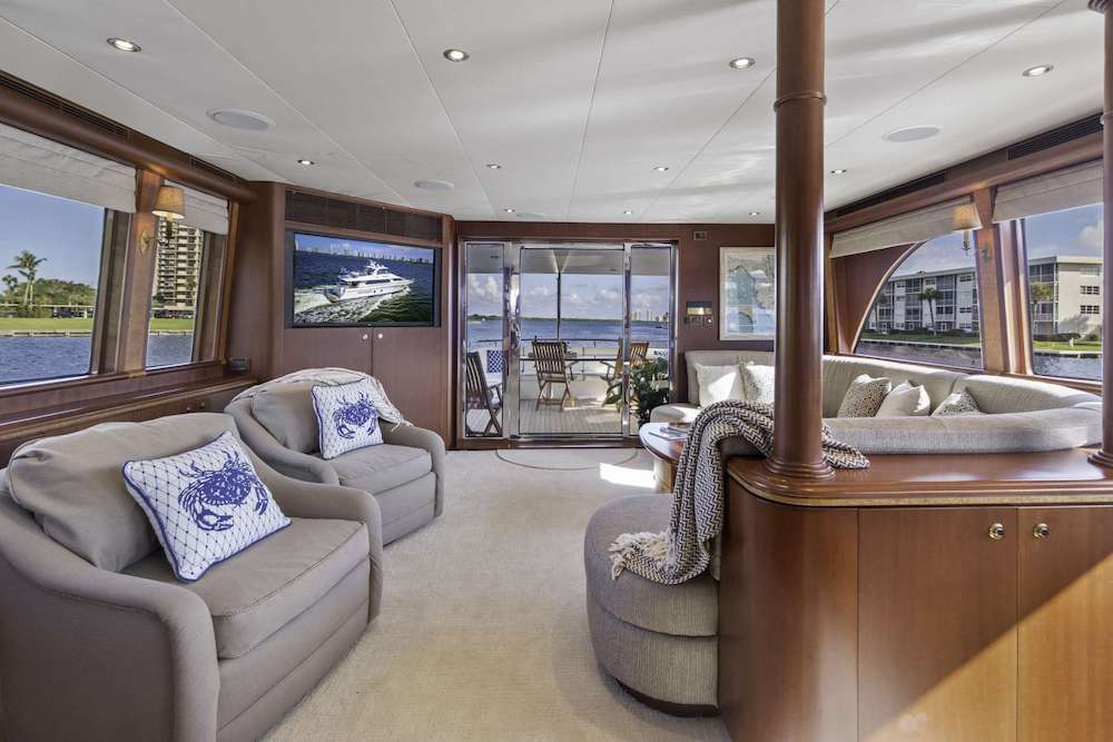 Luxury Crewed Motor Yacht WINDWARD photo 6