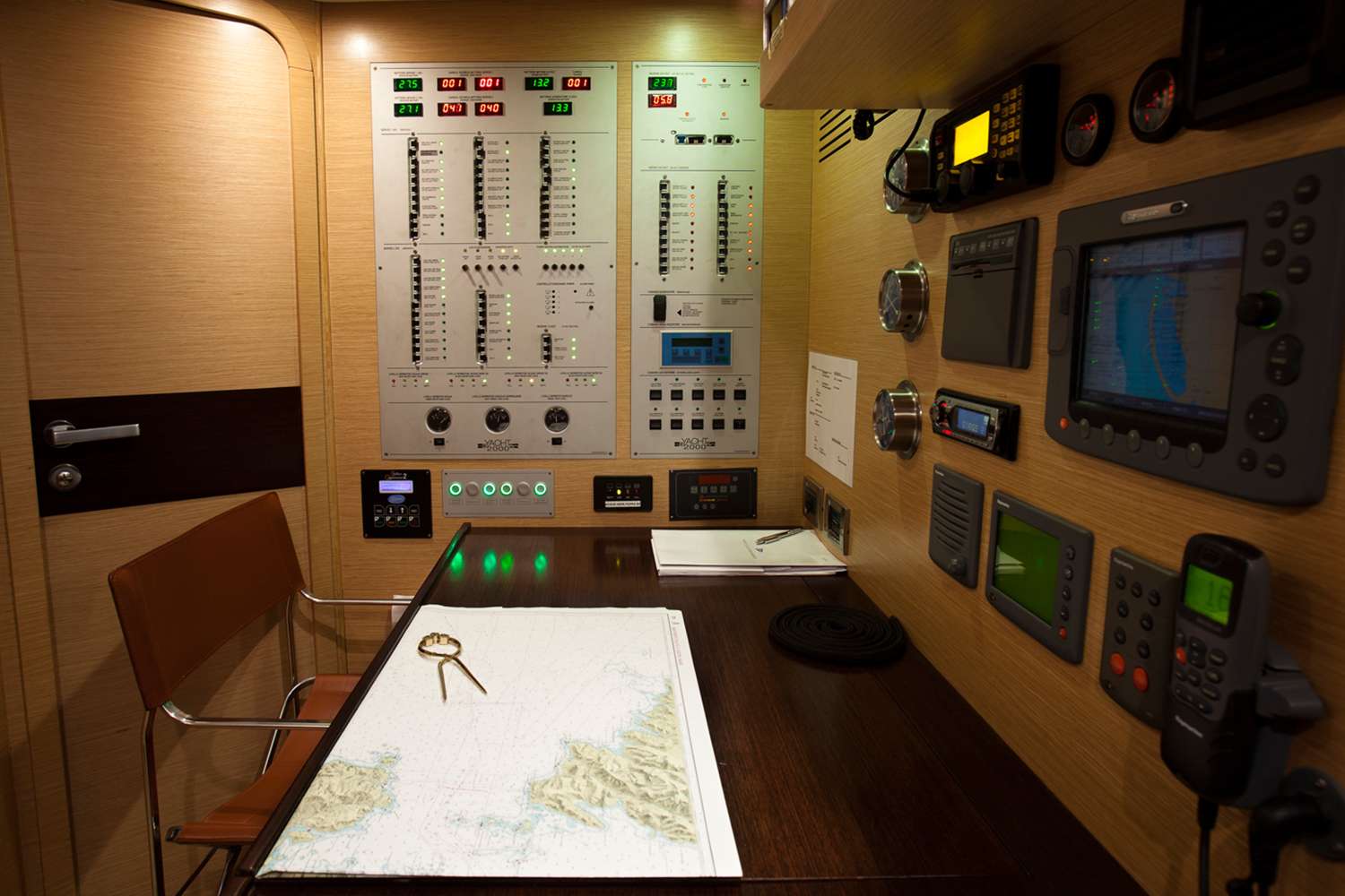 Luxury Crewed Sailing Yacht WIZARD photo 4