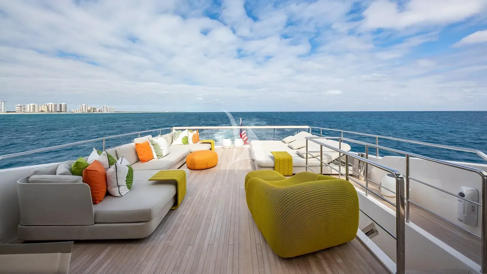 Luxury Crewed Motor Yacht WOMBAT photo 4