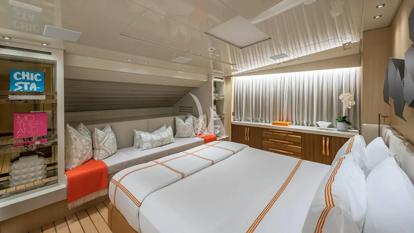 Luxury Crewed Motor Yacht WOMBAT photo 7