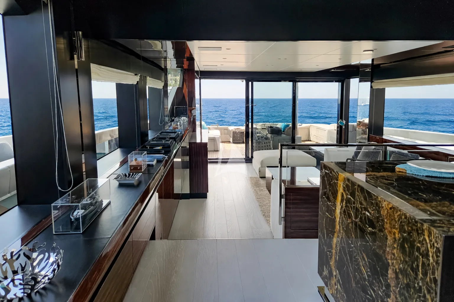 Luxury Crewed Motor Yacht X SEVEN photo 7