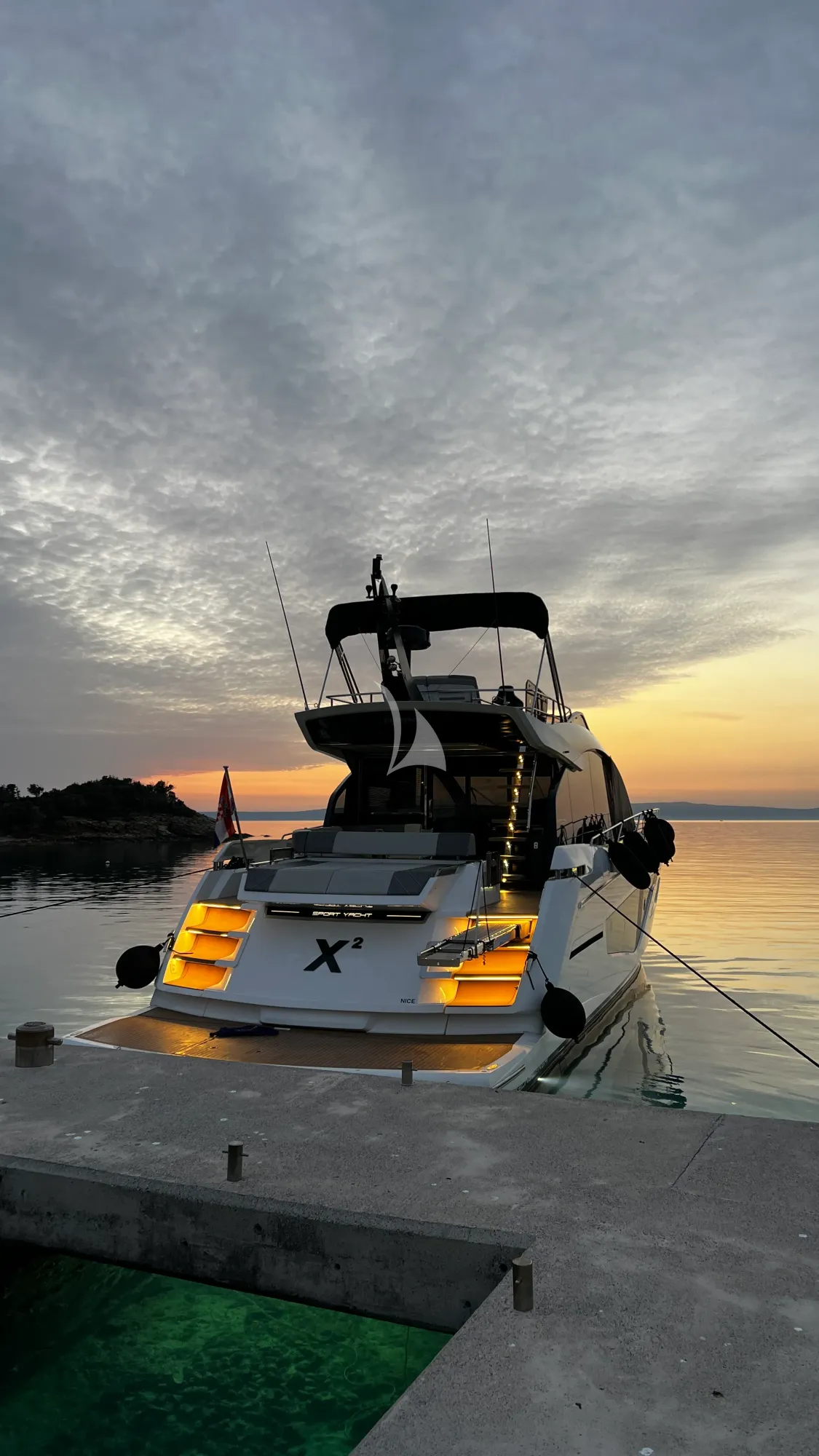 Crewed Motor Yacht X2 photo 4