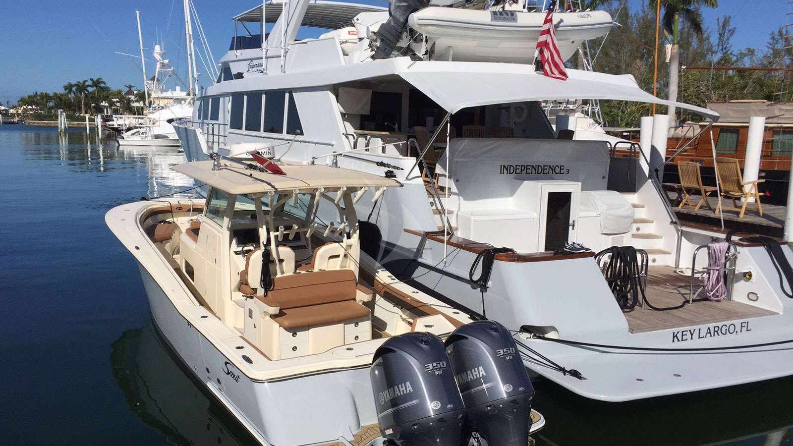 Crewed Motor Yacht XOXO photo 7