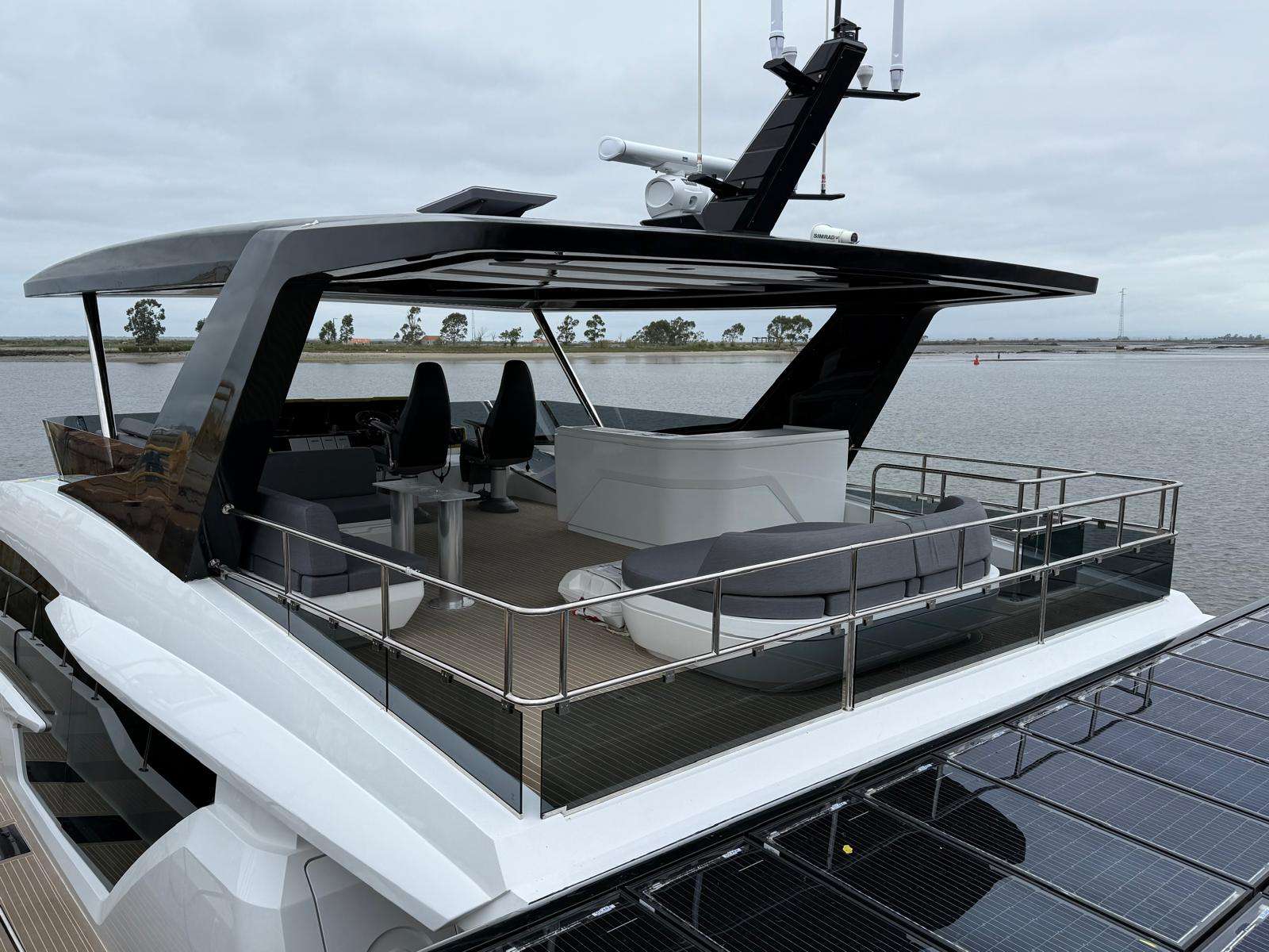 Luxury Crewed Catamaran XQUISITE HYBRID photo 3