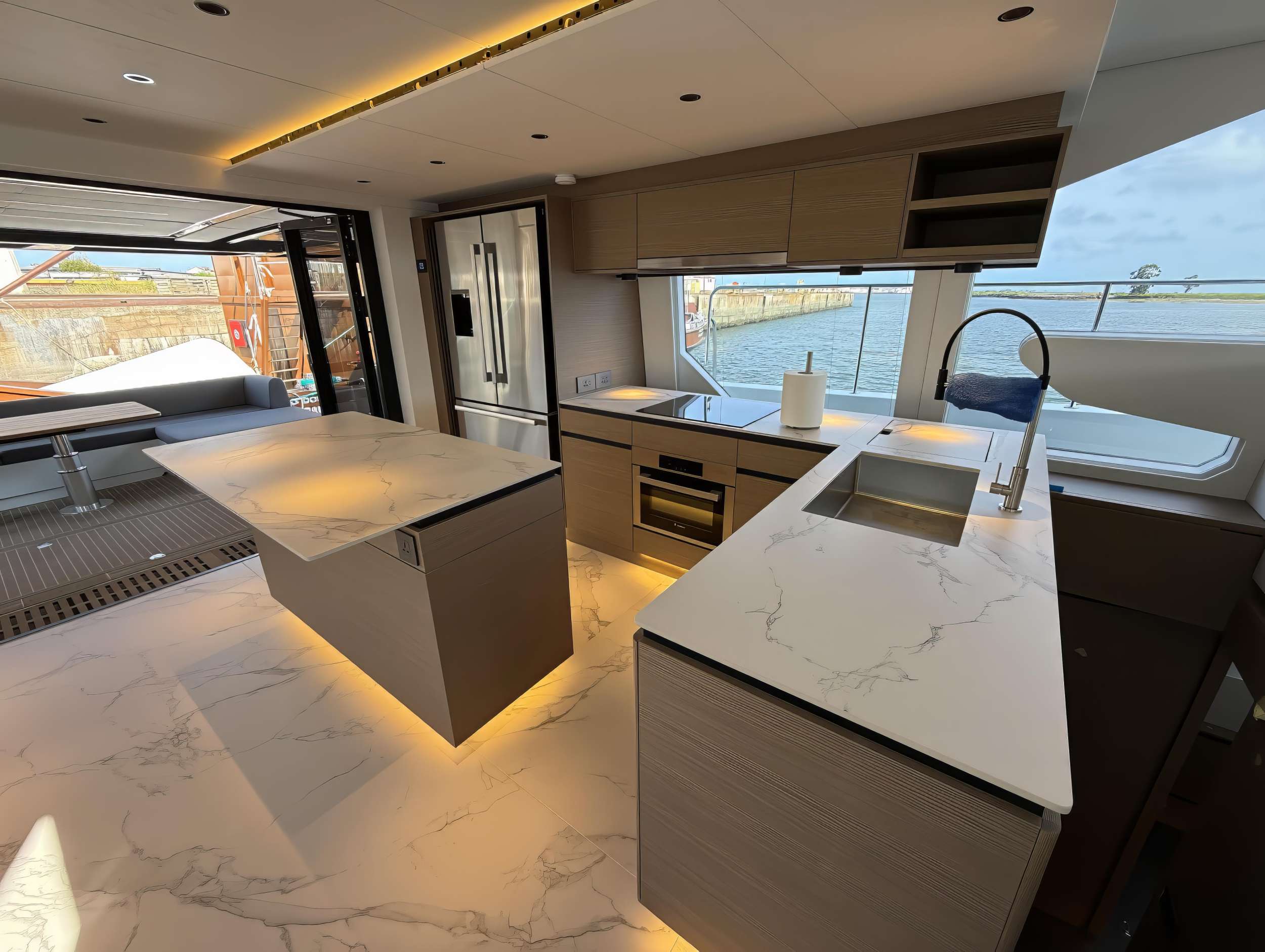 Luxury Crewed Catamaran XQUISITE HYBRID photo 7