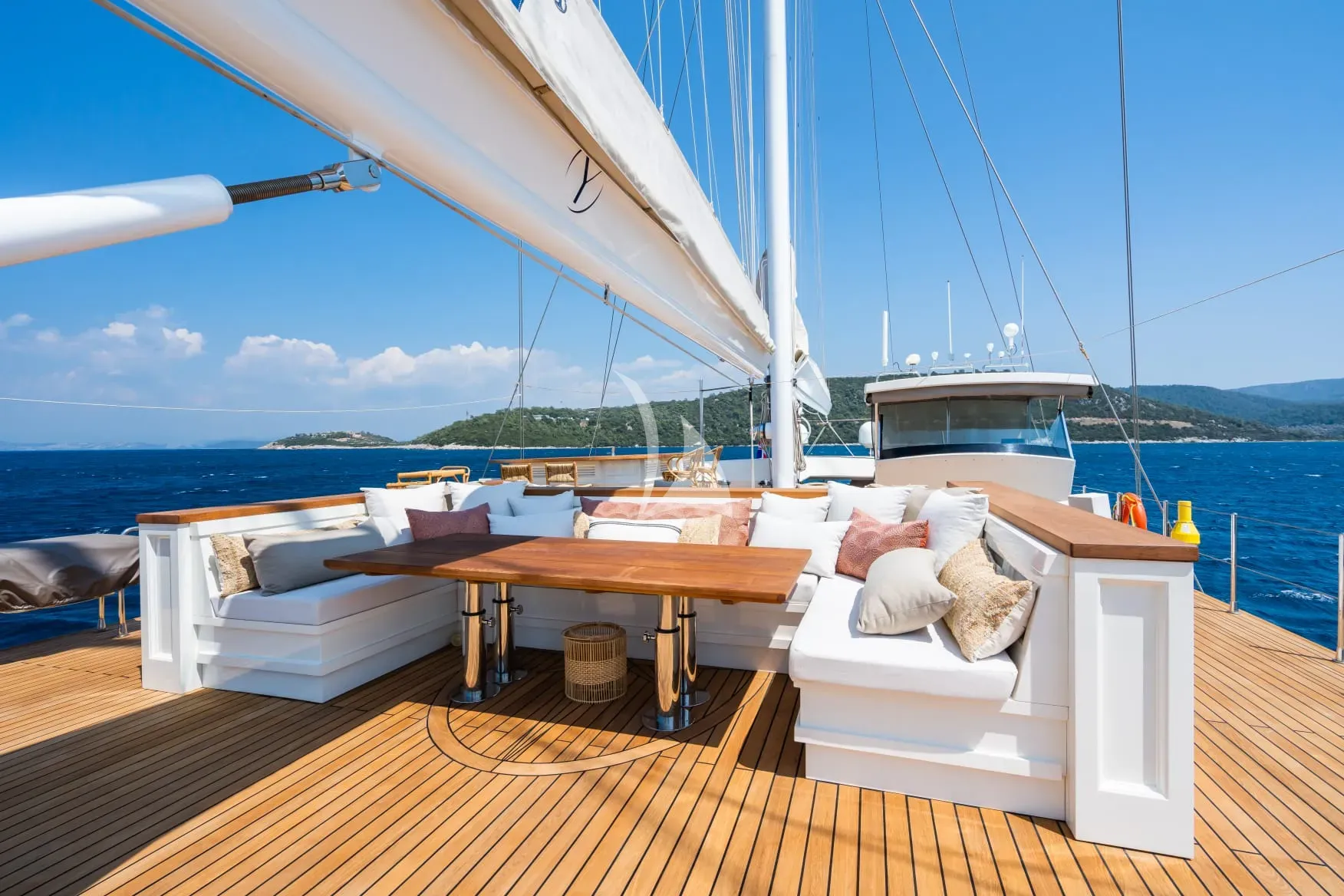 Luxury Crewed Sailing Yacht YAZZ photo 5