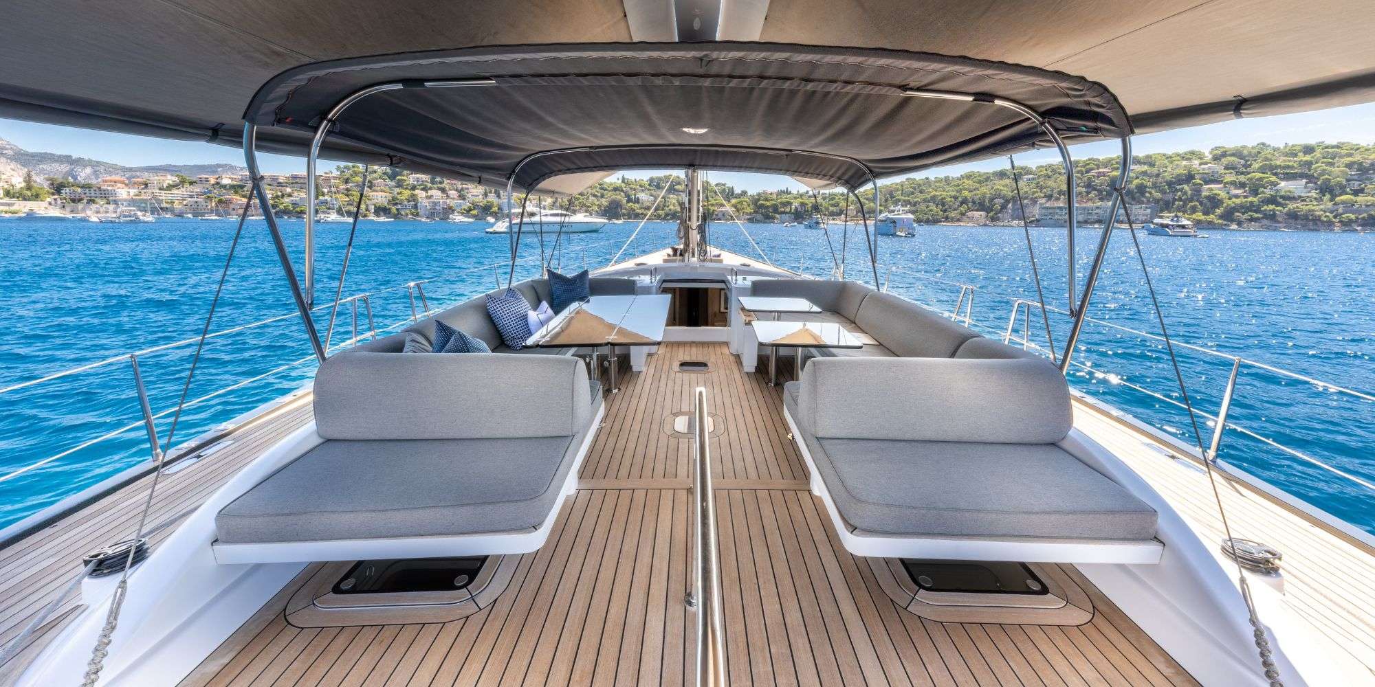 Luxury Crewed Sailing Yacht YCH2 photo 4