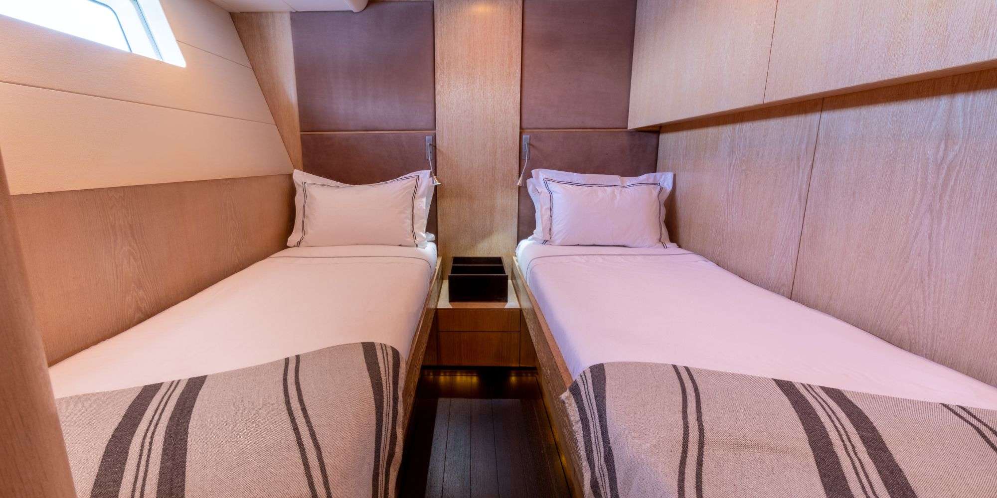 Luxury Crewed Sailing Yacht YCH2 photo 8