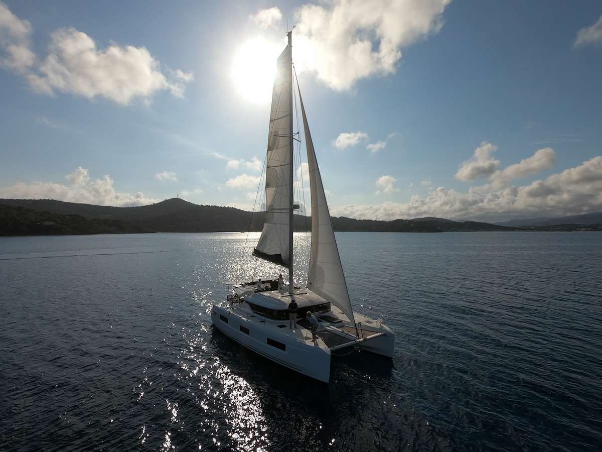 Luxury Crewed Catamaran YOFF photo 3