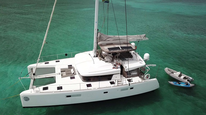 Crewed Catamaran YOLO II photo 3
