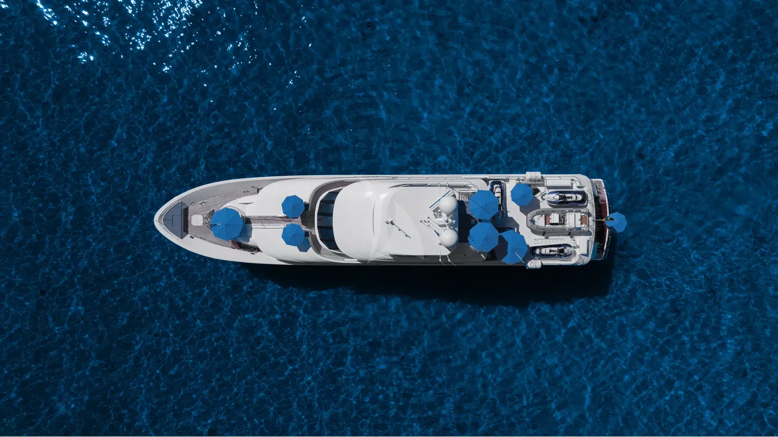 Luxury Crewed Motor Yacht YOLO photo 3