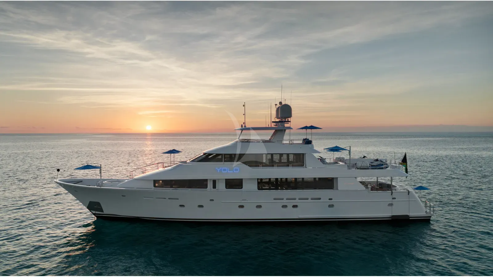 Luxury Crewed Motor Yacht YOLO photo 6