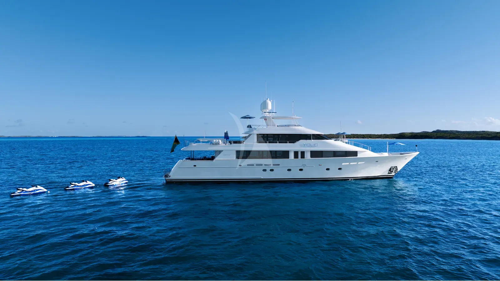 Luxury Crewed Motor Yacht YOLO photo 7