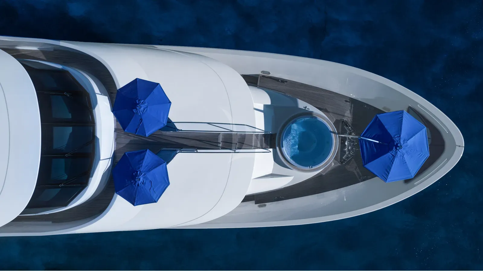 Luxury Crewed Motor Yacht YOLO photo 8