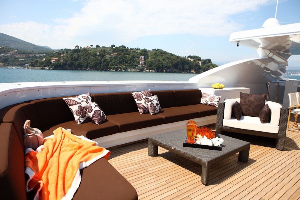 Luxury Crewed Motor Yacht ZALIV III photo 4