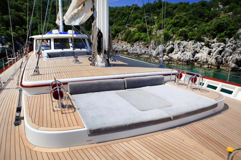 Luxury Crewed Sailing Yacht ZELDA photo 4