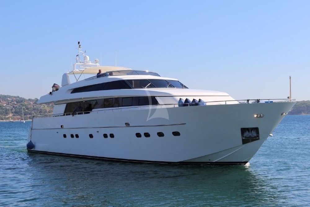 Luxury Crewed Motor Yacht ZEN photo 3