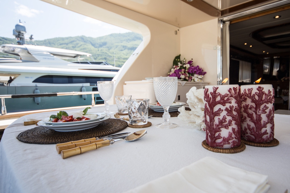 Luxury Crewed Motor Yacht ZIA CANAIA photo 5