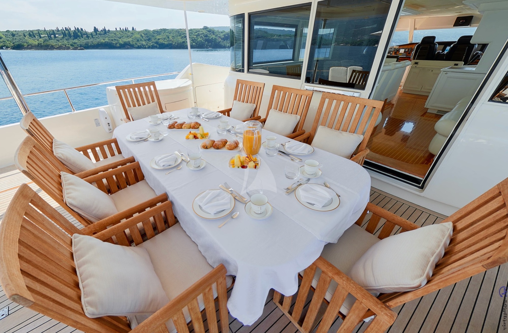 Luxury Motor Yacht ZIACANAIA photo 4