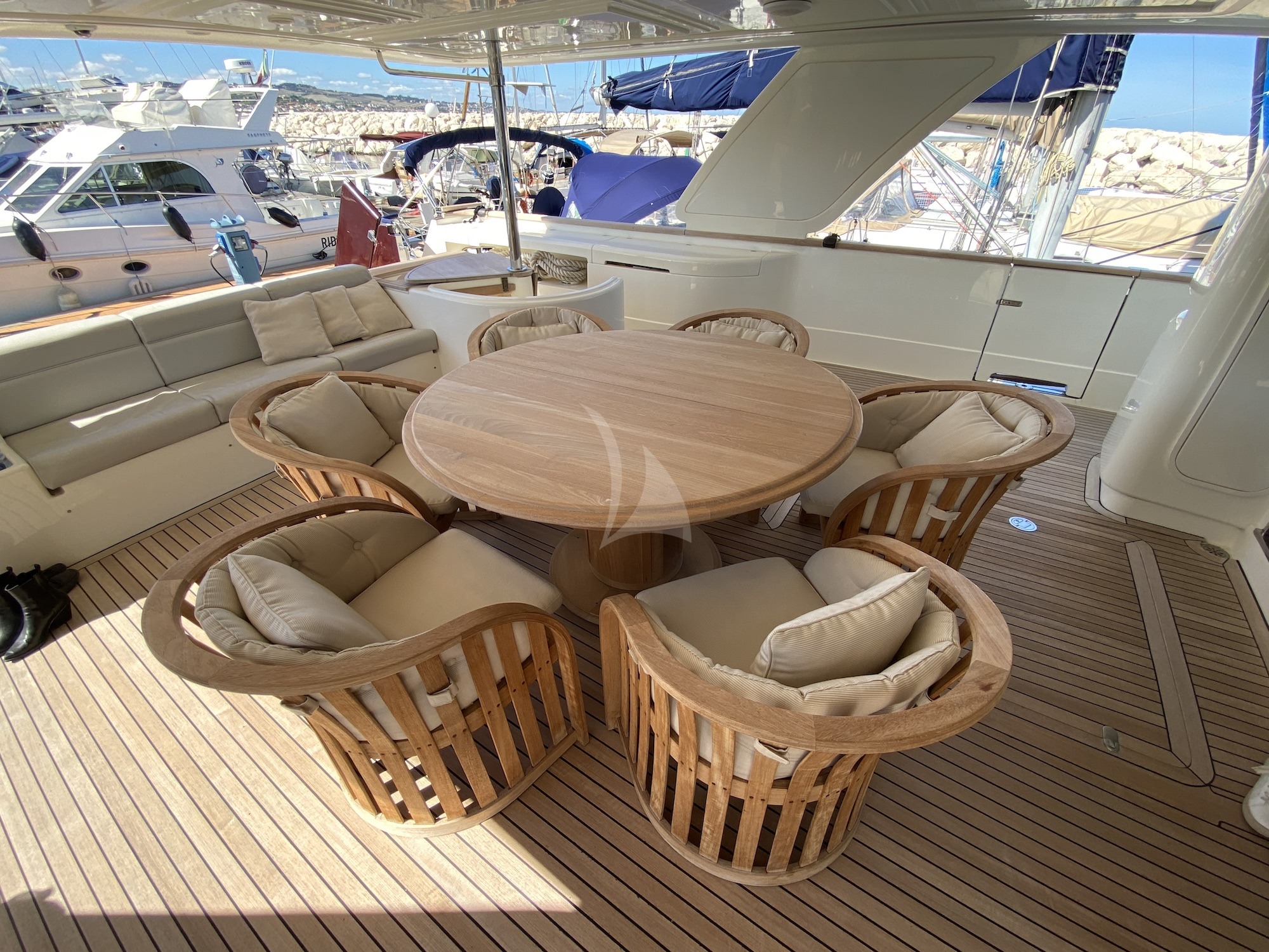 Luxury Motor Yacht ZIACANAIA photo 5
