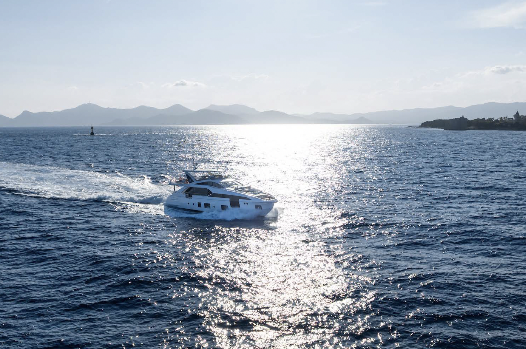 Luxury Crewed Motor Yacht ZOZO photo 3