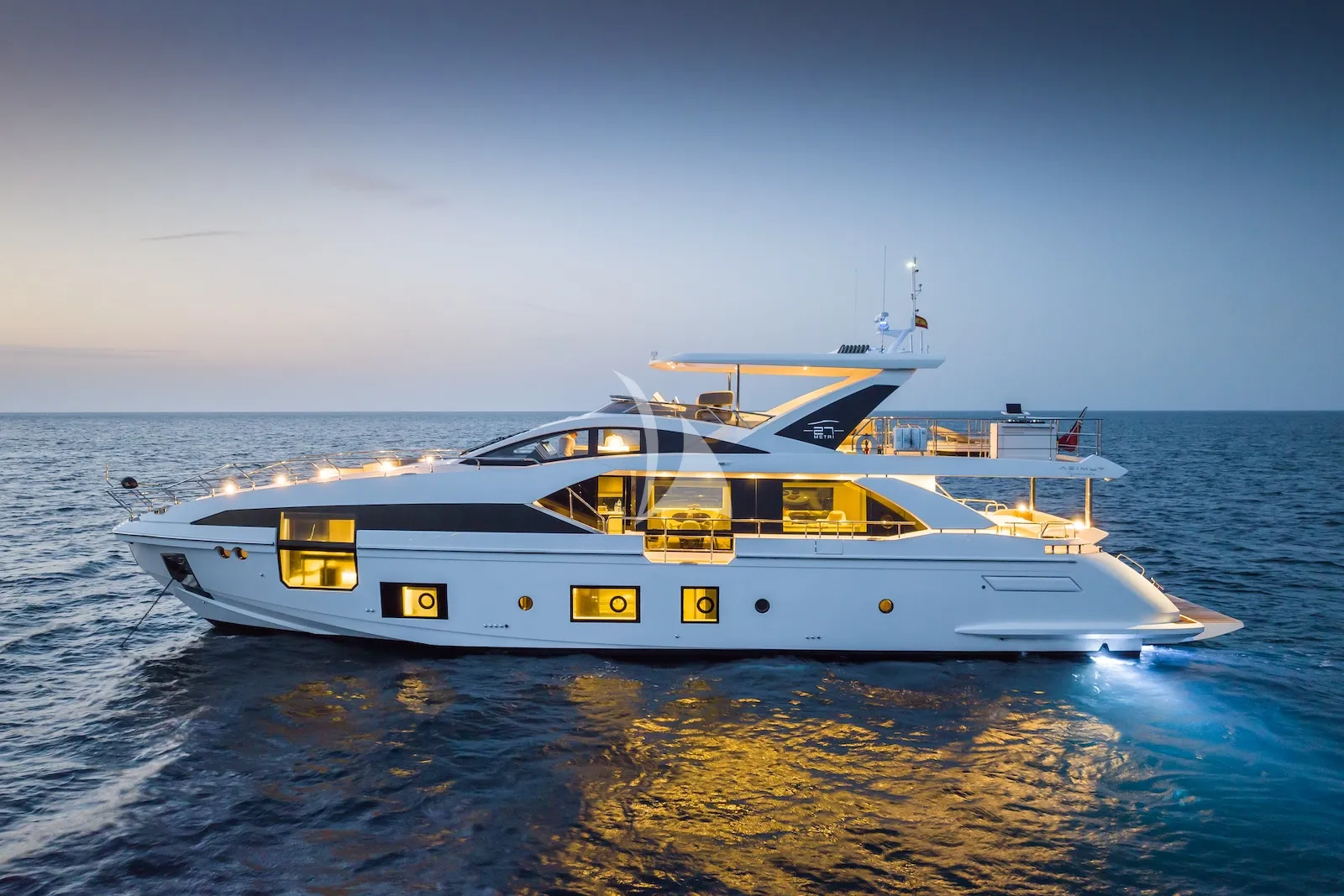 Luxury Crewed Motor Yacht ZOZO photo 6