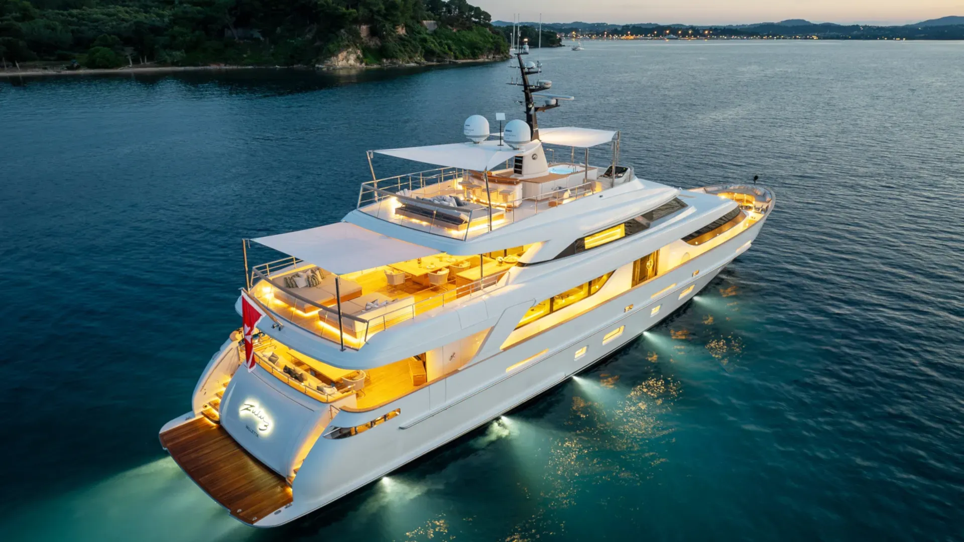 Luxury Crewed Motor Yacht ZULU 3 photo 7